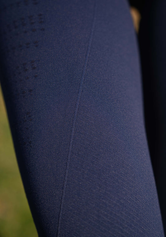 dark blue|blue